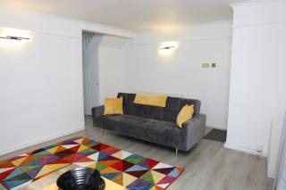 Becontree Retreat - 2BR Near Station - 5