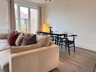 Urban Luxury Escape in Oxford City - 8