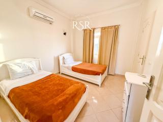 Apartment with a private roof top , pool , Garden - 4