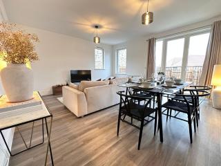 Urban Luxury Escape in Oxford City - 2