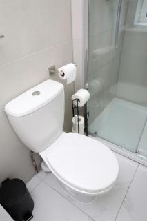 Becontree Retreat - 2BR Near Station - 6