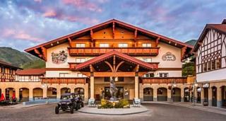 Swiss-Inspired 2B2B Villa in Downtown Midway - 7476 - 9