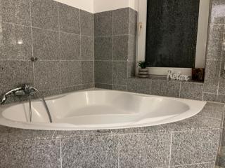Luxus Apartment im Goetheviertel mit Badewanne, Regendusche WLAN uvm - 9