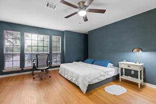 Family Retreat Near Kalahari - Sleeps 11-Modern - 0