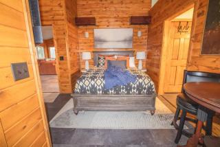 Riverfront Hot Tub, Fireplace, Firepit, & Kayaks - 4