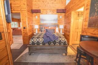 Riverfront Hot Tub, Fireplace, Firepit, & Kayaks -  - 2