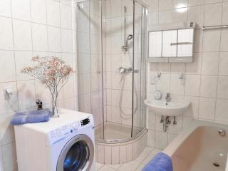 Altstadt Loft Gmunden DG mit Balkon und Seeblick - 1