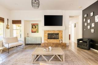 Navigate Stays Palm Springs Pool House w Ping Pong - 6