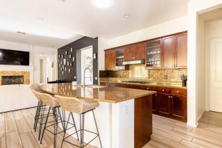 Navigate Stays Palm Springs Pool House w Ping Pong - 2