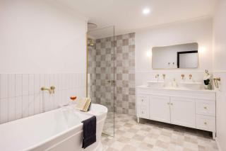 The Meadow Yarra Valley Large Entertainer with Spa & Sauna - 3