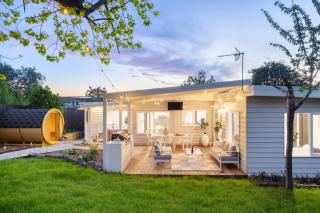 The Meadow Yarra Valley Large Entertainer with Spa & Sauna - 2