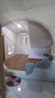 Beachfront AC Cave Cabin for 10pax - 4