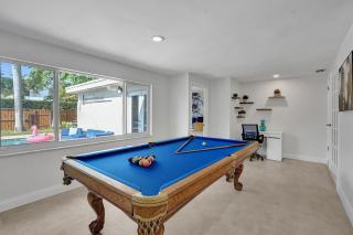 Stylish 4 Bed 2 Bath Pool & Spa - 4