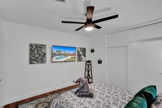 Stylish 4 Bed 2 Bath Pool & Spa - 3