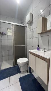 Casa com PISCINA no CENTRO - Estacionamento PRIVATIVO - 650m do Shopping JL - 4