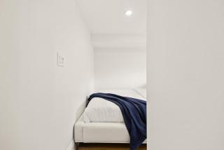 Bright 1Bedroom Escape in Torontos West End - 1