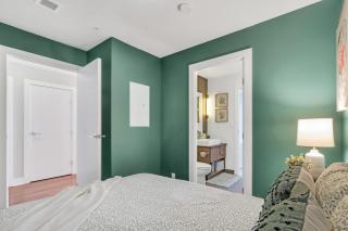 Downtown 2 BR Condo - River View, Parking, King Bed - 5