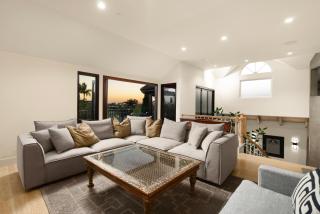 2204 and a half Waterfront Dr - 9