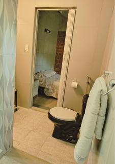 Habitación con patio pequeño a 5 min del Aeropuerto - 8