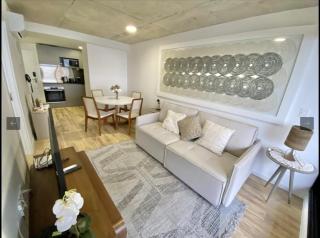 Modern beachfront apartment with pool - 8