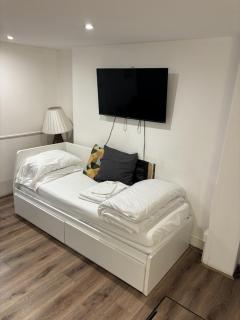 Priory News Road - 4