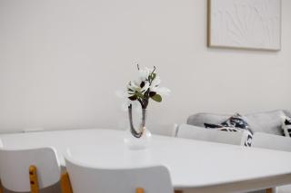 Spacious 2BR APT in Zetland Near Station - 3