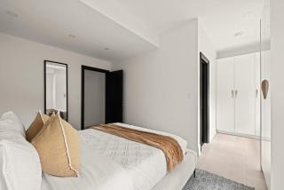 Spacious 2BR Condo with Parking in Toronto - 1