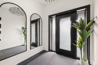 Spacious 2BR Condo with Parking in Toronto - 3