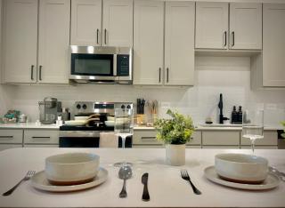 WorkerFriendly A plusLocation WasherDryer WiFi Pool - 4