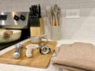 WorkerFriendly Gym Pool WasherDryer A plus Location - 1