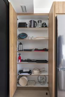 Cozy 1-BR Retreat in Torontos Vibrant West End - 4