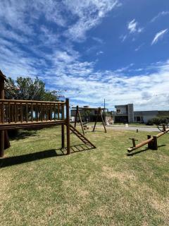 Espaço completo com 3 quartos, 3 WC, ar condicionado e próximo ao mar - 4