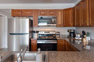 Spacious 3 Bed Condo Near ETSU - 8