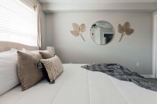 Spacious 3 Bed Condo Near ETSU - 1