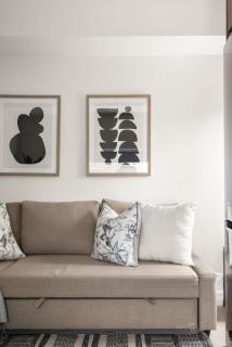 Cozy Parkside Getaway Steps to Transit & Lake - 5