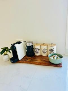 Modern Costal Escape-with Spa - 5