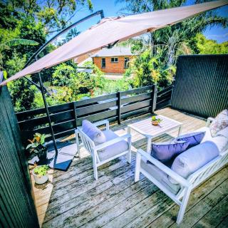 Chic Bondi Retreat - Modern Beachside Gem with Private Deck - 1