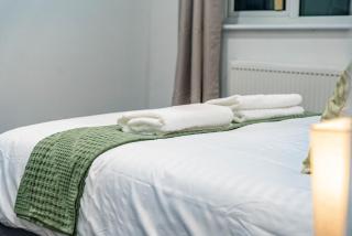 4 Bedroom Eltham House in Greenwich - 5