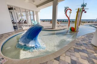 Beachfront condo w hot tub & pool - 3