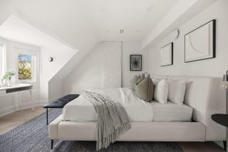 Stylish 2BR Toronto Condo Comfort & Convenience - 8