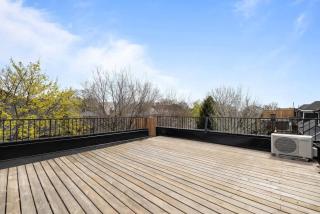 Stylish 2BR Toronto Condo Comfort & Convenience - 6