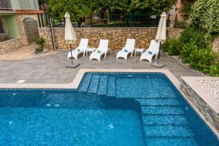 Family-friendly apartments with swimming pool Okrug Gornji, Ciovo - 18827 - 1