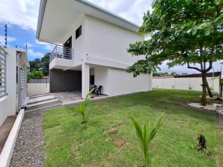 New, spacious, and close from the beach - 8