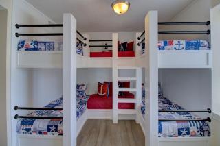 Crescent Shores South - 612 - 5