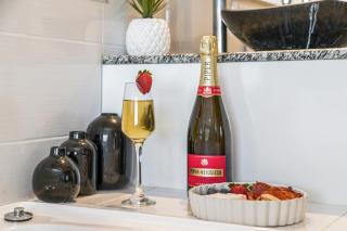 Oceans Waves - Luxury Apartment with ocean views - 4