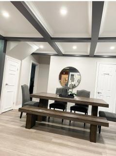 Cottage getaway in the city, for large gatherings - 5