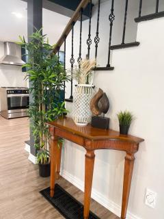 Cottage getaway in the city, for intimate family gathering - 1