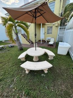 Cozy 1BR Beach Apartment Walk to Miami Beach - 1