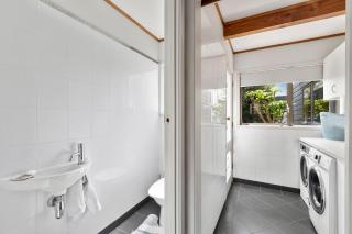 Coastal Family Getaway with Pool - 9