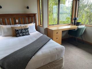 Pukawa Villas Formerly Oreti Village Resort - 5